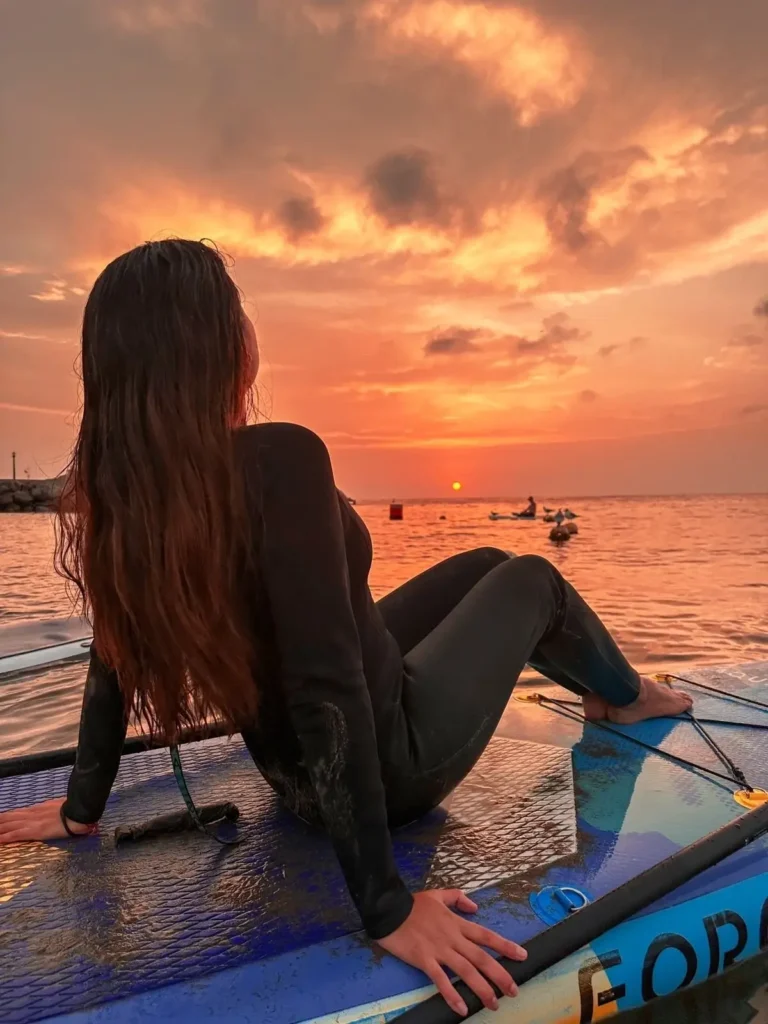 Disfrutando del atardecer y paddleboard