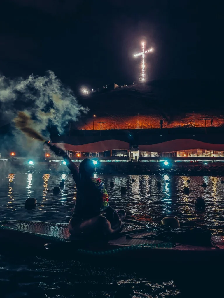 Disfrutar del paddleboard en la noche